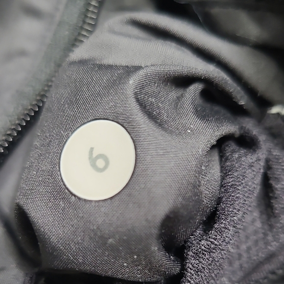 Lululemon Pack-it Vest - Picture 2 of 6